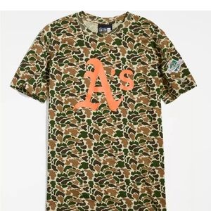 New Era Oakland Athletics Camo T-Shirt 1989 World Series Patch Size MEDIUM